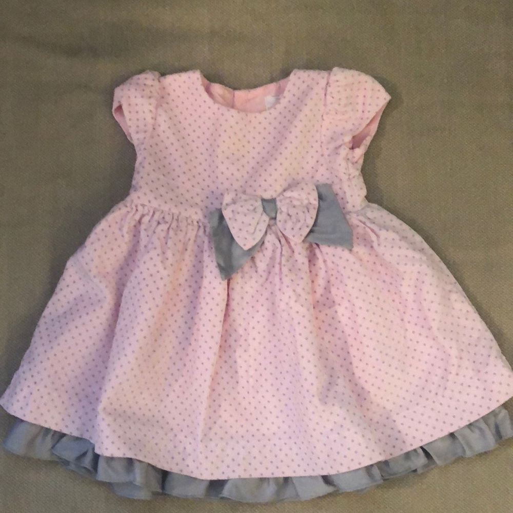 Pink and gray polkadot address